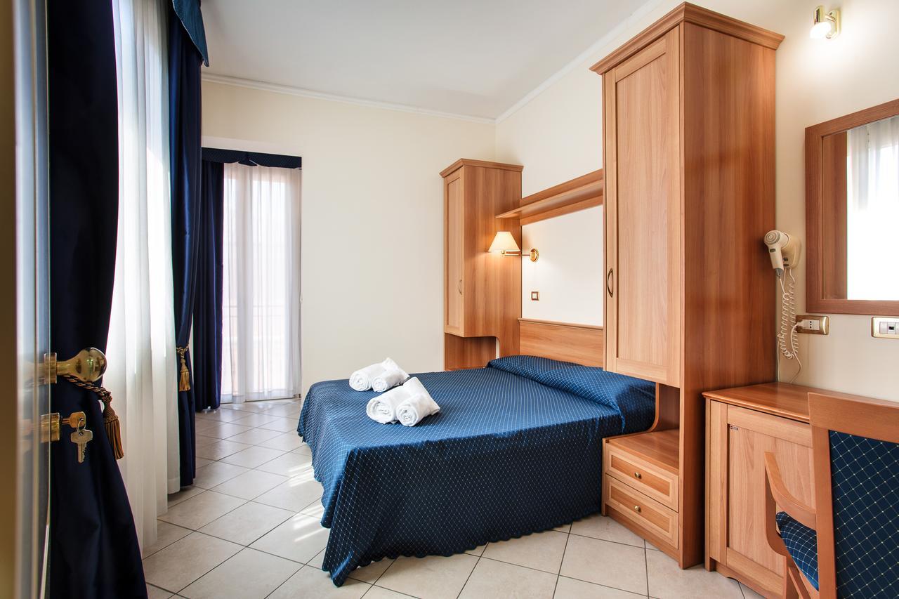 Hotel De La Ville Cesenatico Buitenkant foto